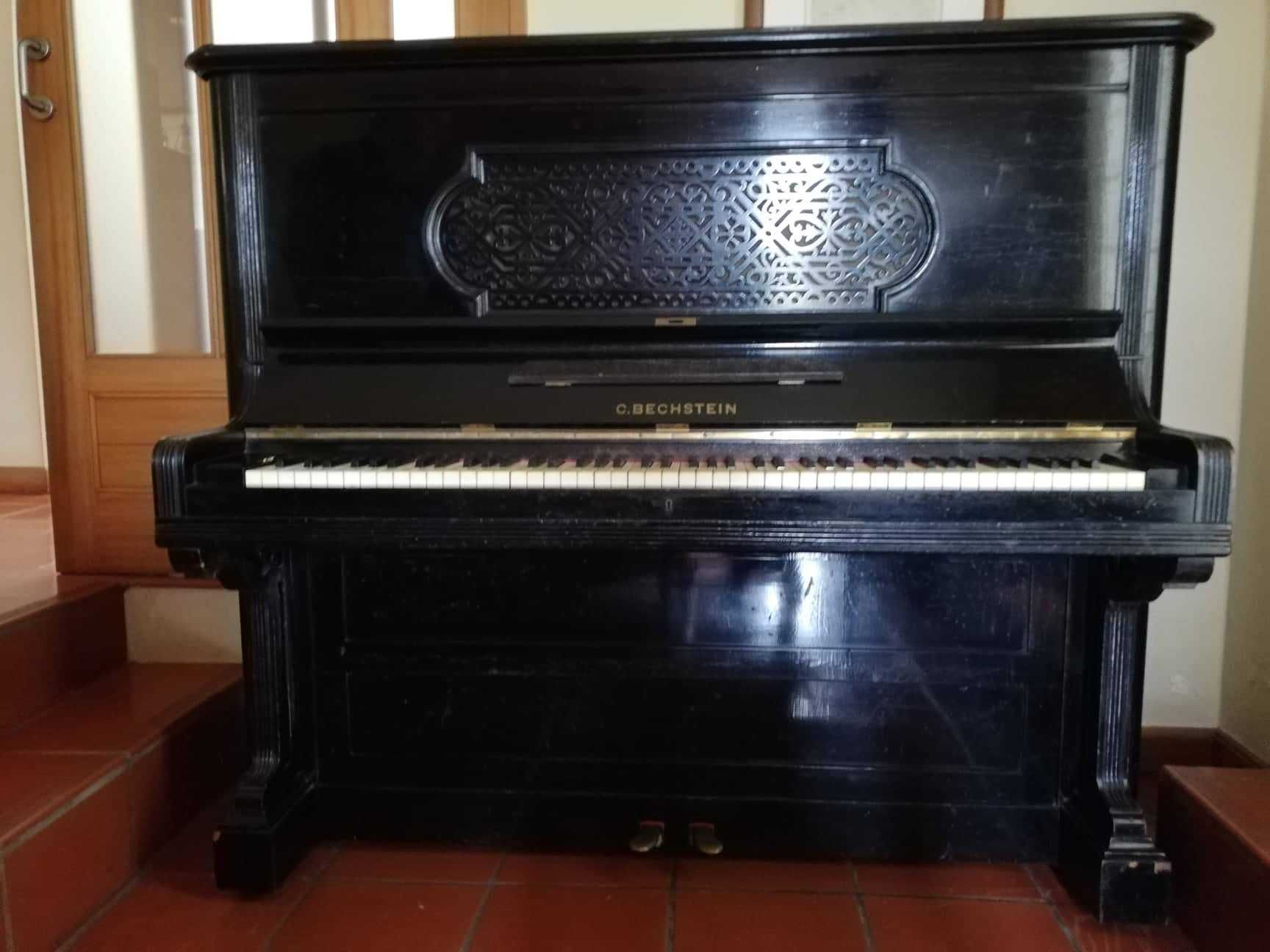 Piano vertical Bechstein