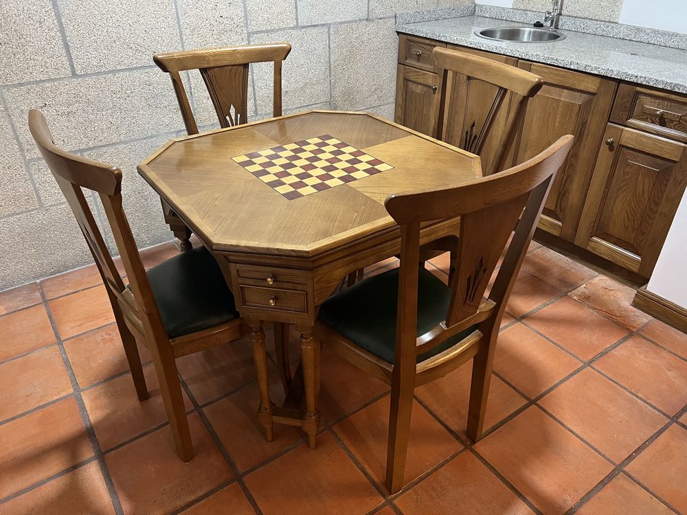 Mesa de jogo Xadrez e Rouleta Russa