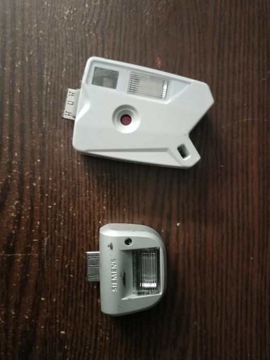 Nokia 2 telemóveis antigos e câmara e Flash telemóveis antigos Siemens