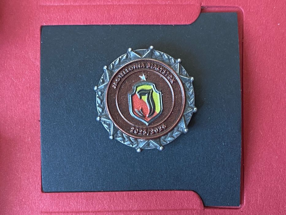 Przypinka Jagiellonia Białystok 2025/2026 – limitowana, nowa