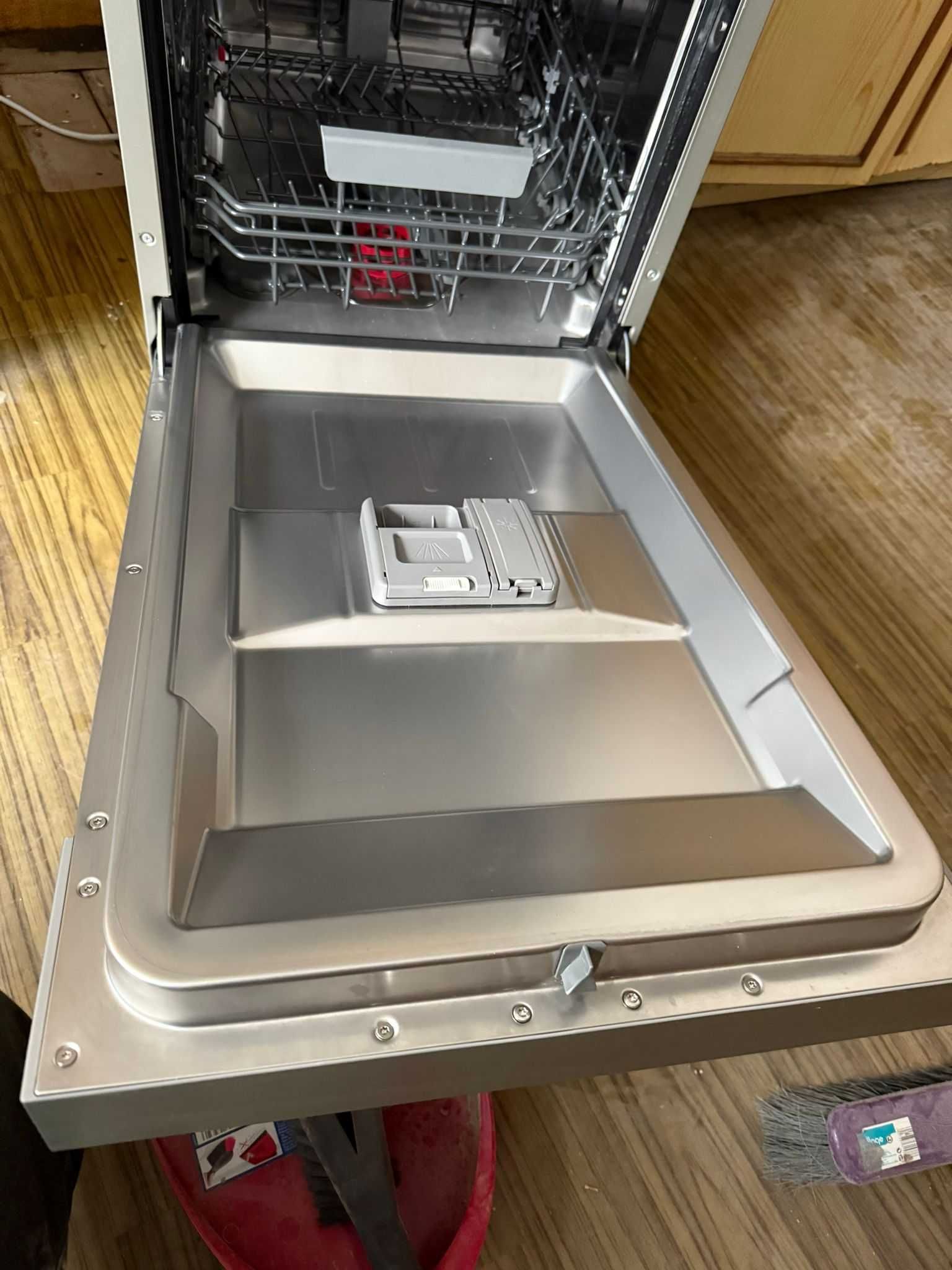 Małoużywana zmywarka amica  DFM46C8EOiID SilentDrive 3.0  jak nowa