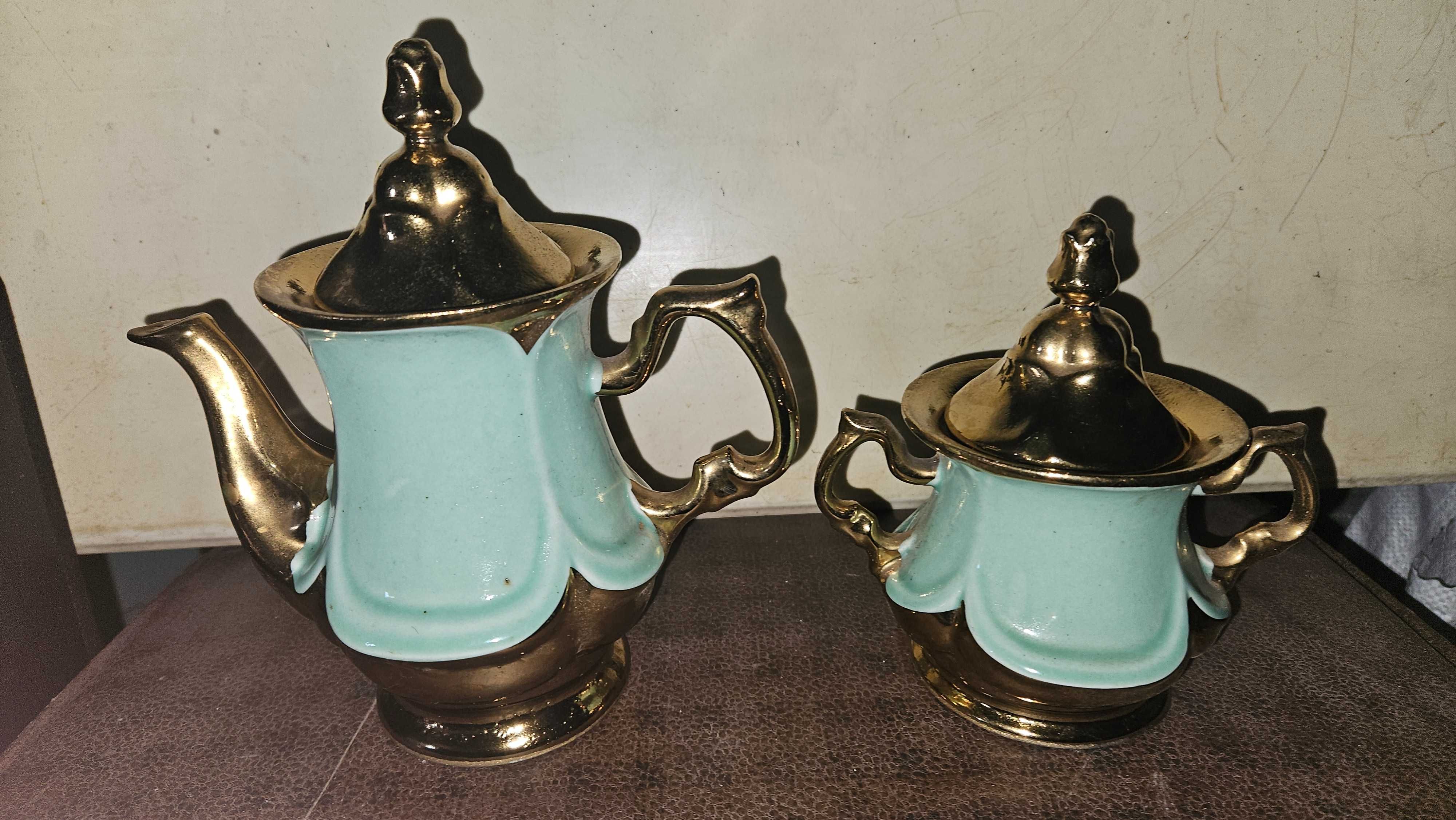 Заварник(чайник) и сахарница каллы
