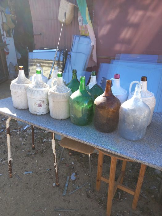 Garrafoes em vidro