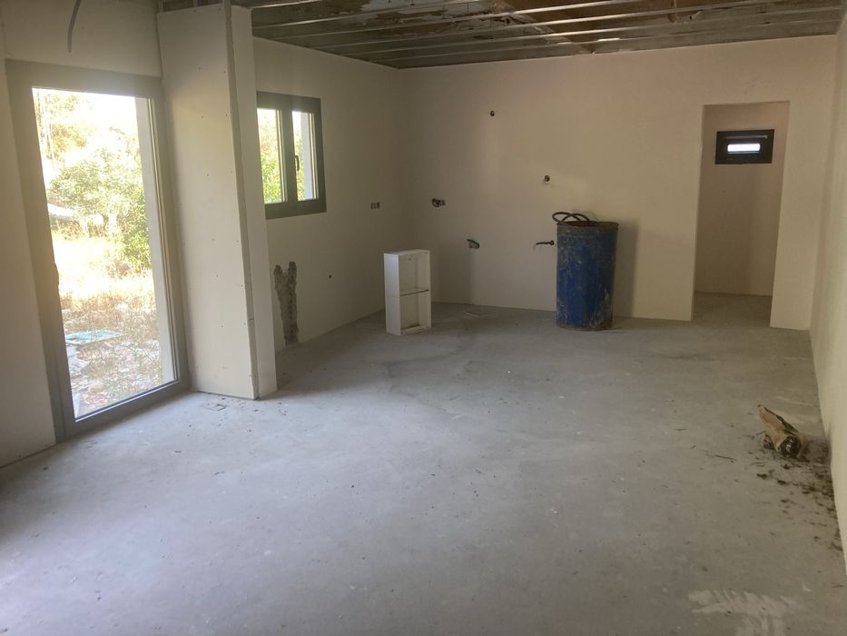 Moradia t4 fase final de construção