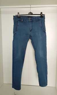Granatowe męskie jeansy Reserved rozm. M