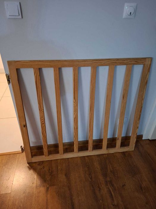 Bramka zabezpieczajaca drewniana