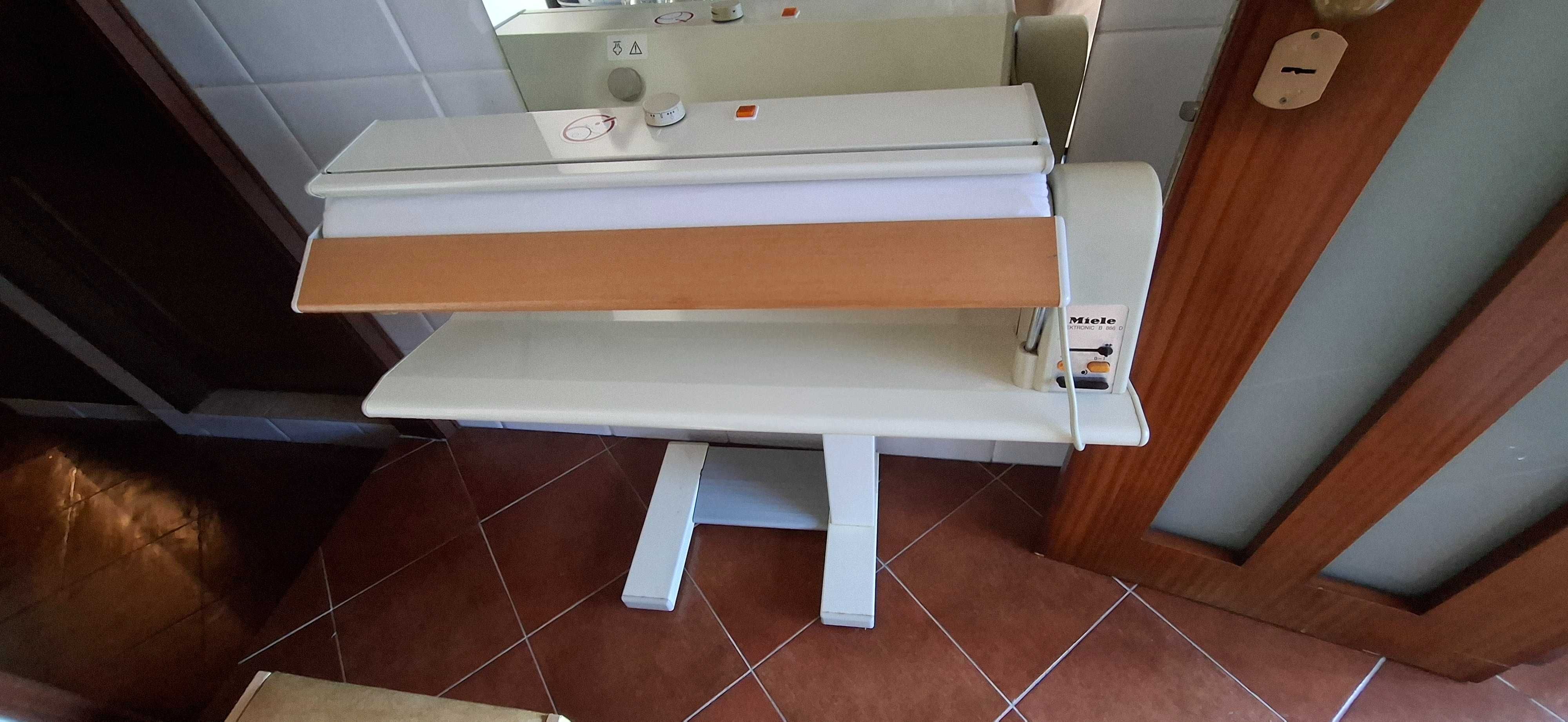 Máquina passar ferro
