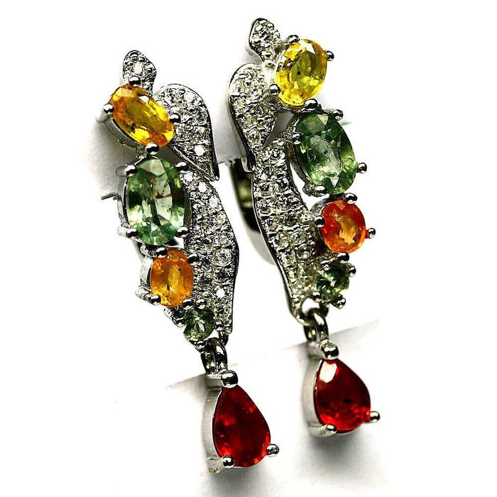 Серебряные серьги с разноцветными сапфирами (Сонгеа)925 пробы