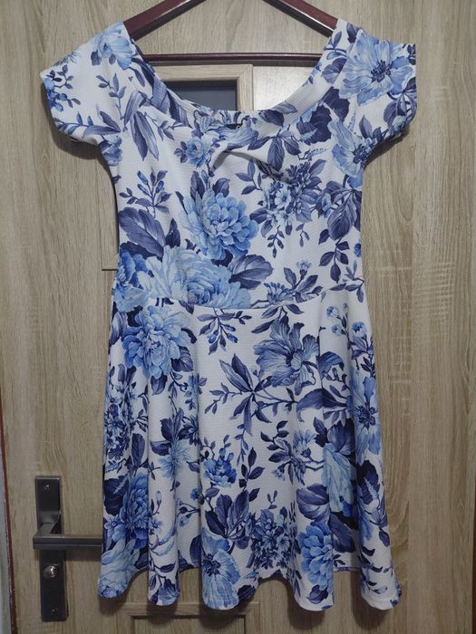 Lekka zwiewna sukienka