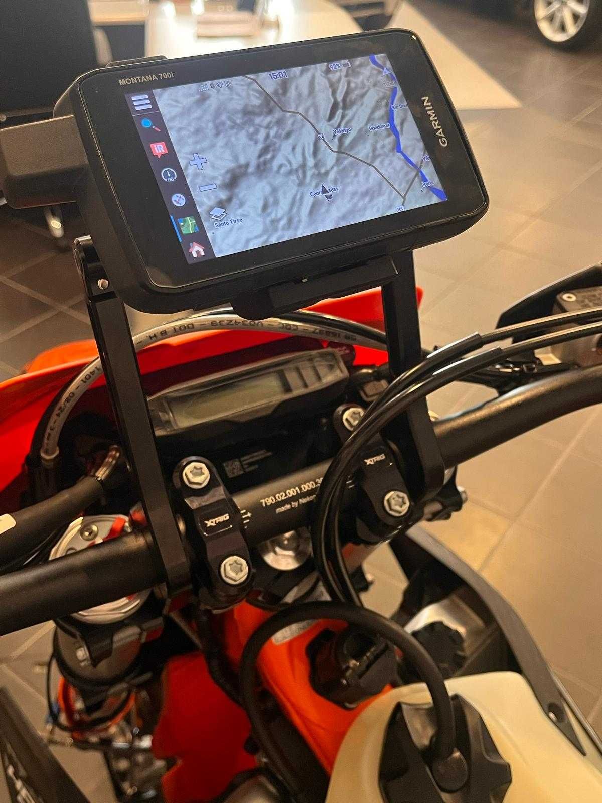 Garmin Montana 700i GPS com suporte  + extras