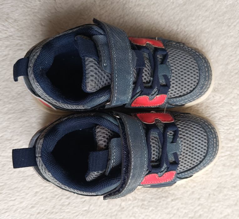 Sneakersy chłopięce 28