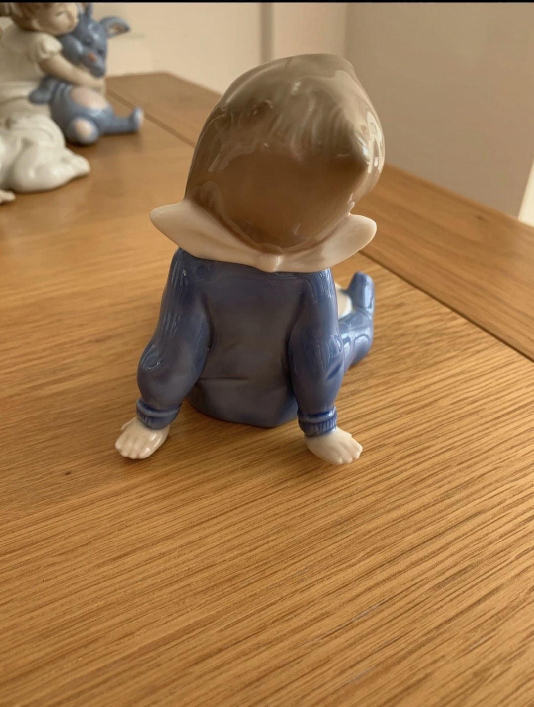 Figurki NAO dziewczynka i chłopiec z kaszką