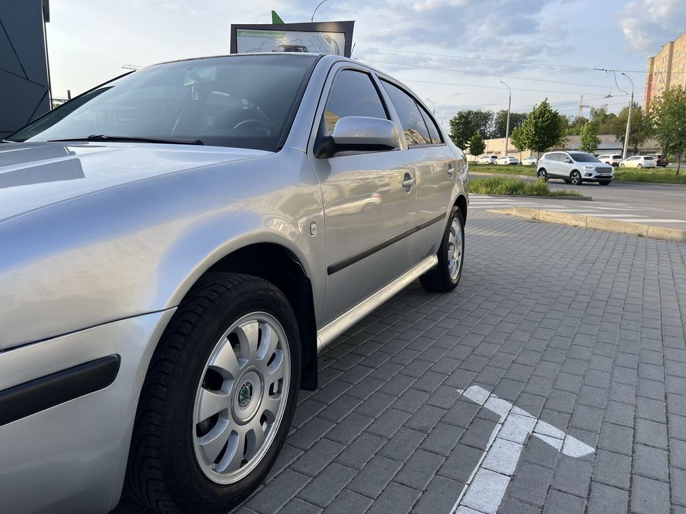 Skoda TOUR 2005 р