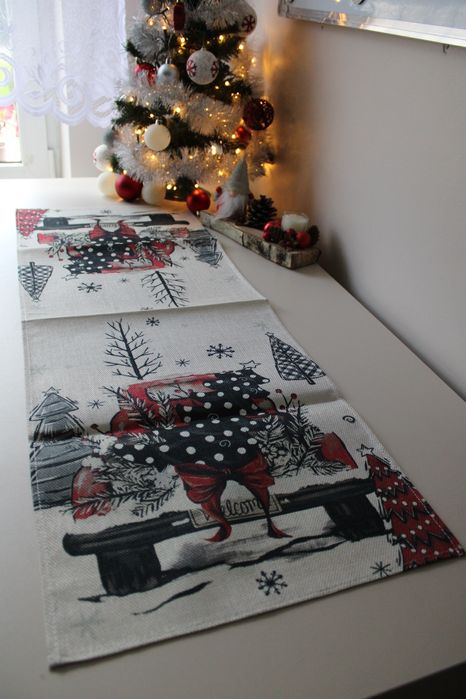 Bieżnik świąteczny, stan bardzo dobry, rozmiar 33x92cm