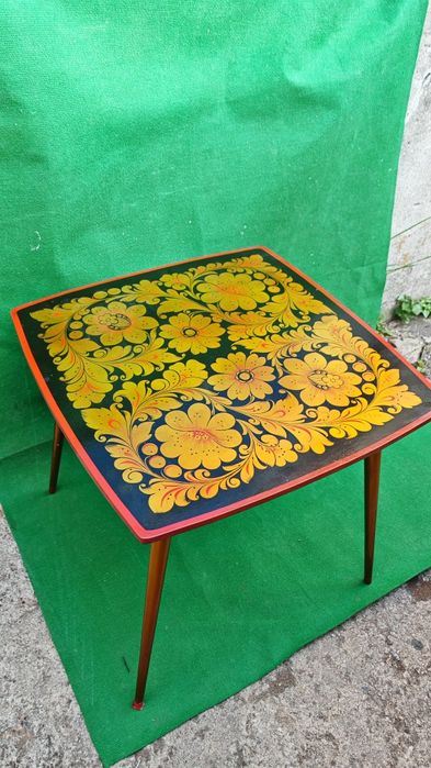 Stolik Khokhloma i krzesło  malowane PRL