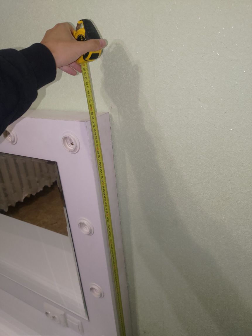 Продам великий гримерний столик (стіл - дзеркало з LED-підсвіткою)