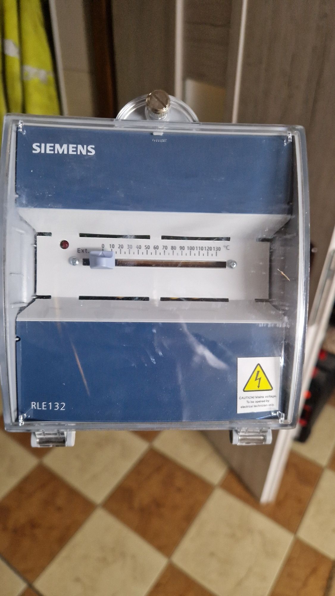 Simens RLE132 Regulator temperatury z czujnikiem zanurzeniowym