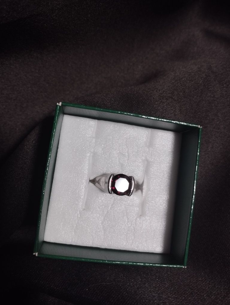 Срібний перстень (каблучка) 925° проби. Камінь гранат