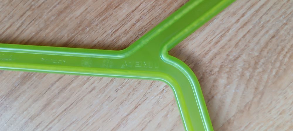 Wieszaki dziecięce kolorowe Ikea