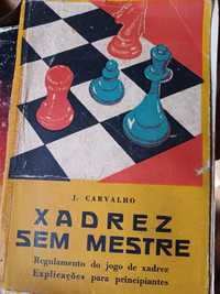 Livro de xadrez.