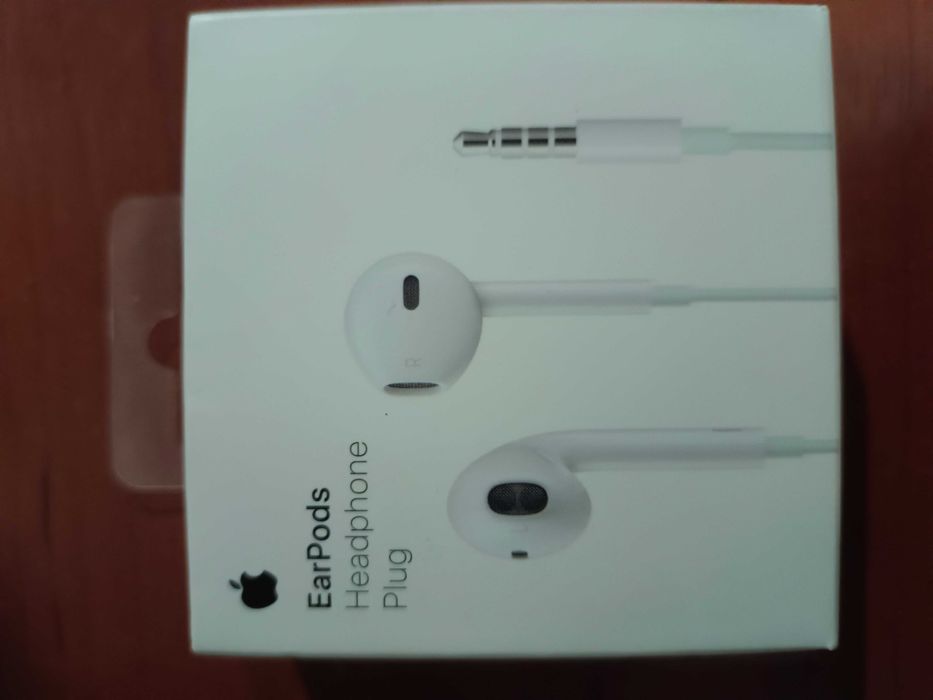 Продам наушники EarPods срочно!!