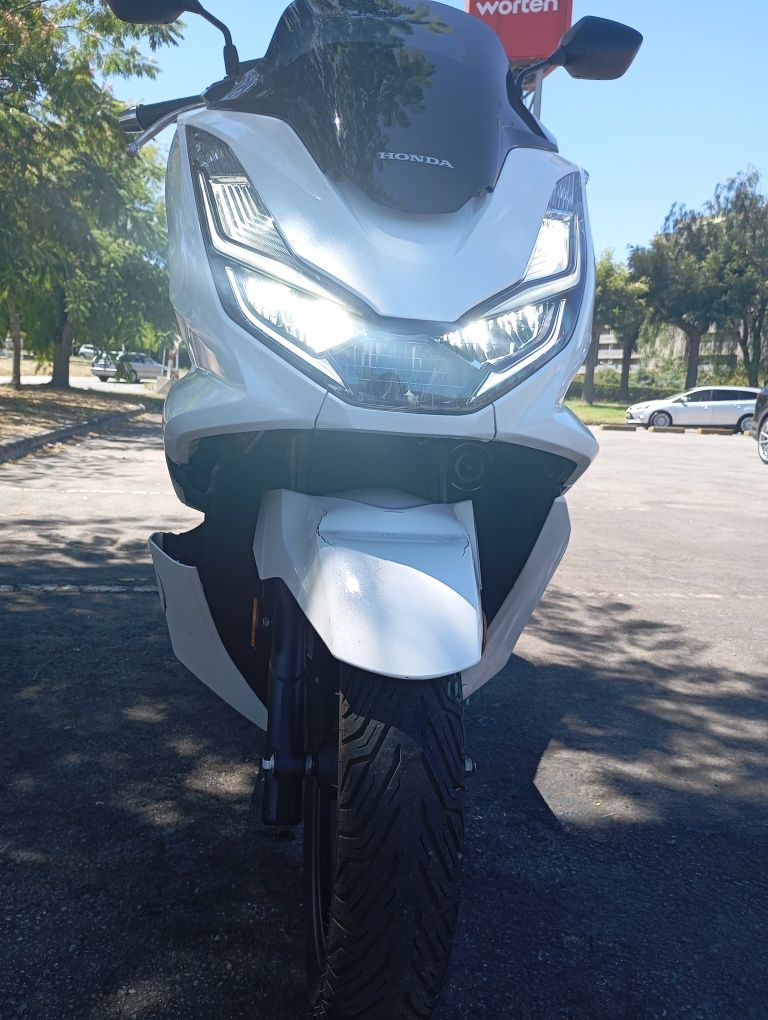 Honda pcx ano 2024