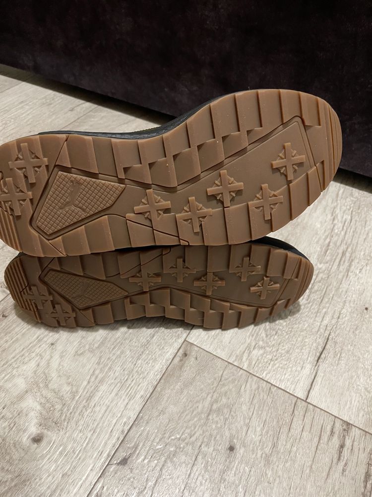 Ботинки  Кроссовки Сникерсы  Puma зима  44 28.5 см