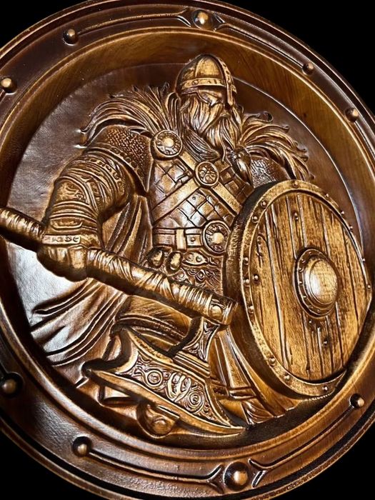 Вікінг - панно з дерева, подарунок чоловіку