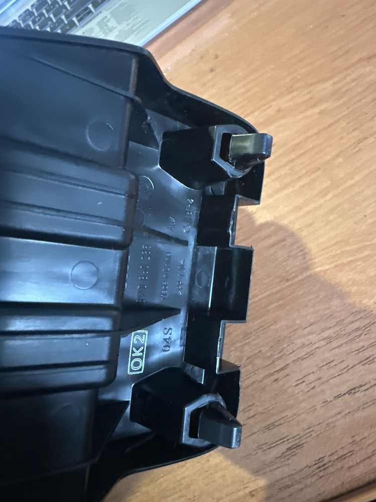 Кріплення знака аварійноі зупинки audi a4,a5,a6,a8,8w0860285