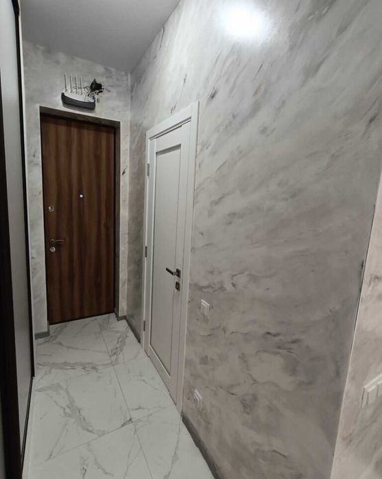 1 комн кв ЖК Золотые столбы с евроремонтом 31м2-31000у.е