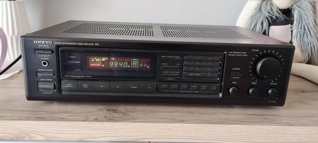 Onkyo  Quartz Synthesized Tuner Amplifier TX-7920