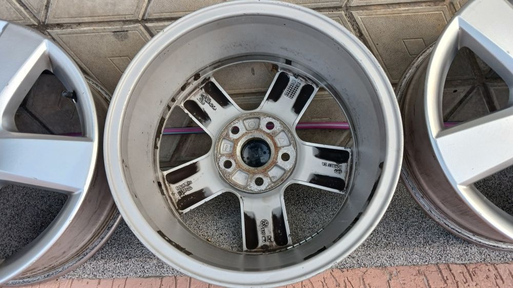 Оригінальні диски титани VW Golf 6 Caddy Touran  5/112 R16 vag