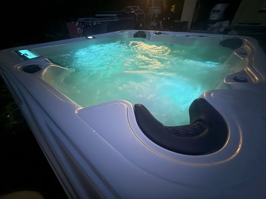 Jacuzzi / Spa Island spas balboa Grand Bahama – powystawowe, jak nowe!