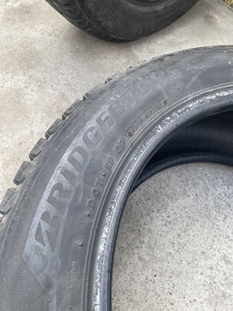 Шини зимові Bridgestone 225/55 r17