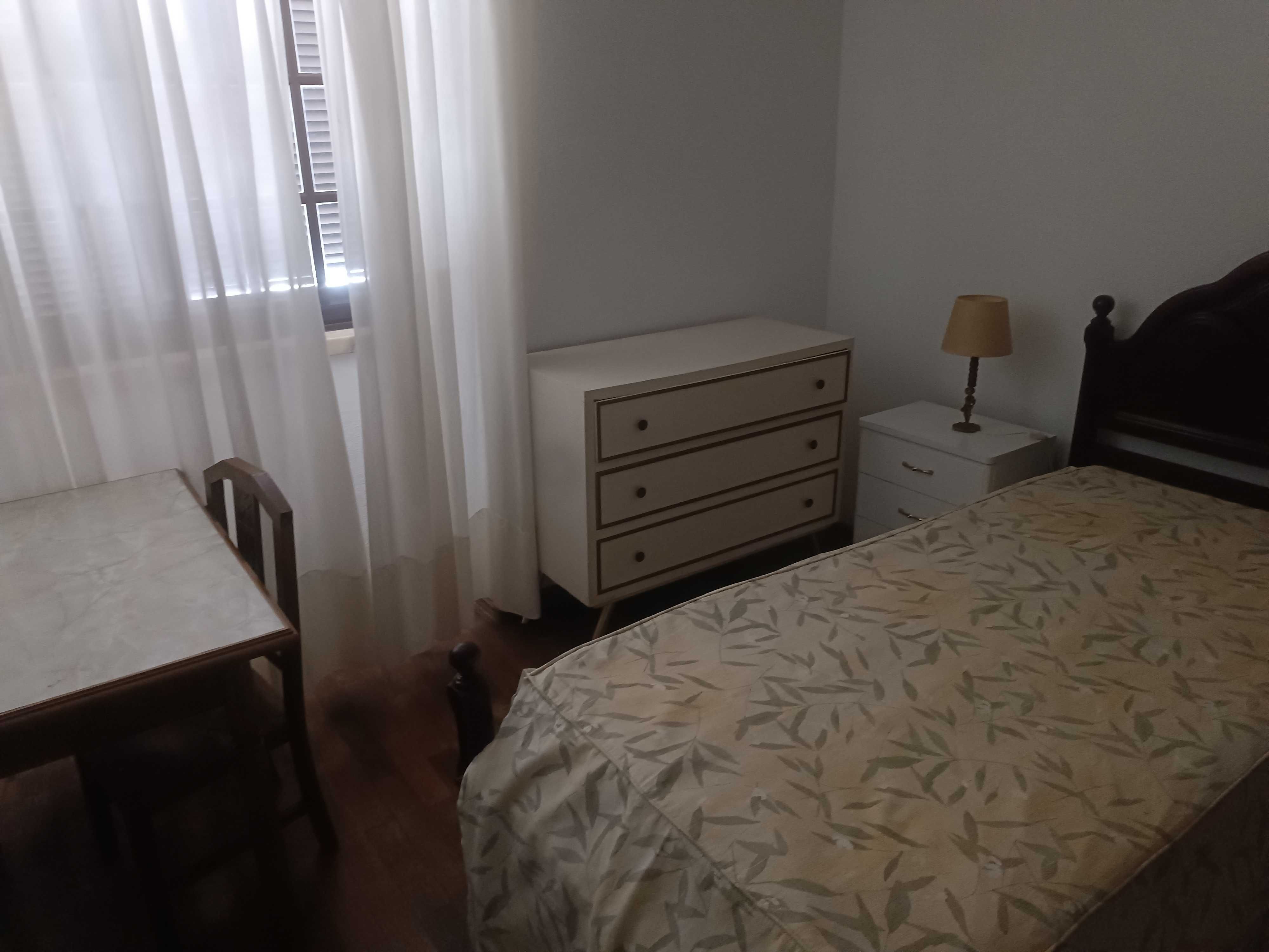Aluga-se quarto em Agualva