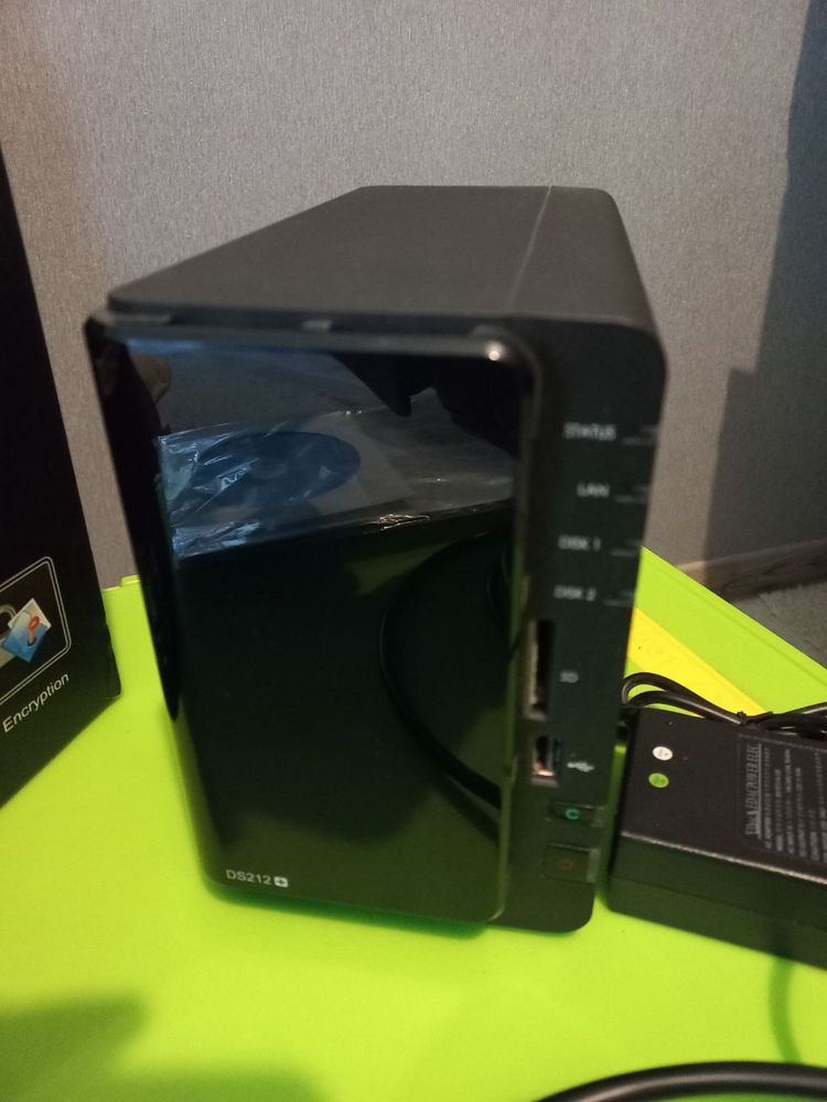 Synology DS212+ (+2 HDD WD Red NAS)
