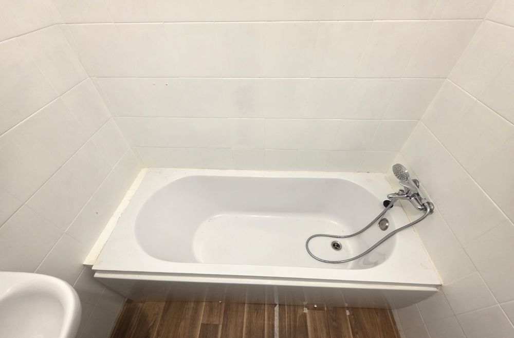 Banheira 158x70 e Misturadora com Chuveiro