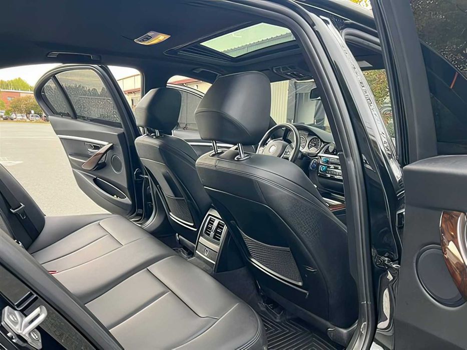 BMW 3 Series      2016