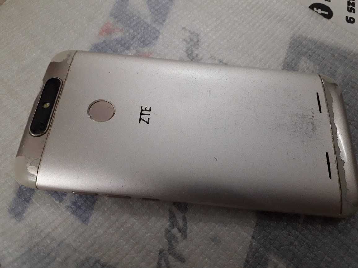 Телефон ZTE Blade V8 LITE