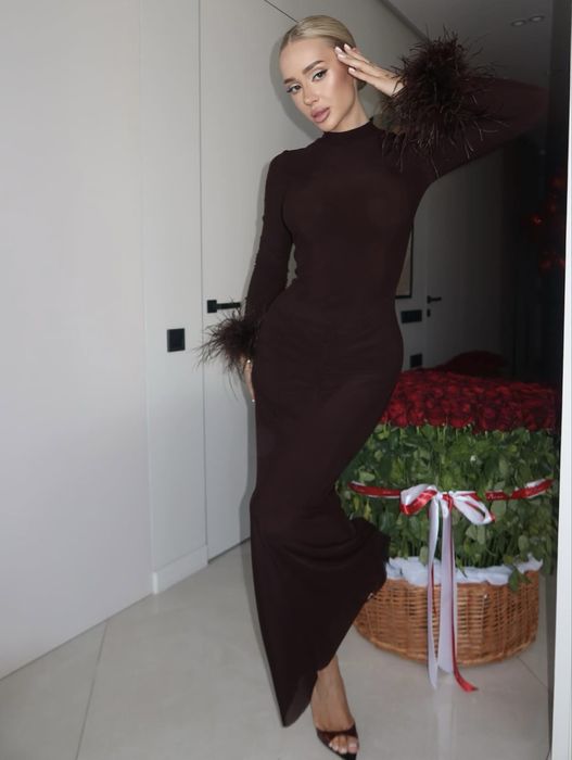 Платье с перьями от spacedresses ( размер хс,). ( Ivina,Ace)