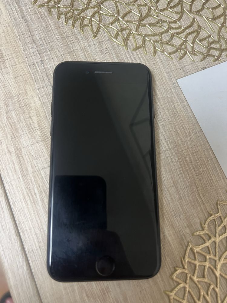 Продам Iphone SE
