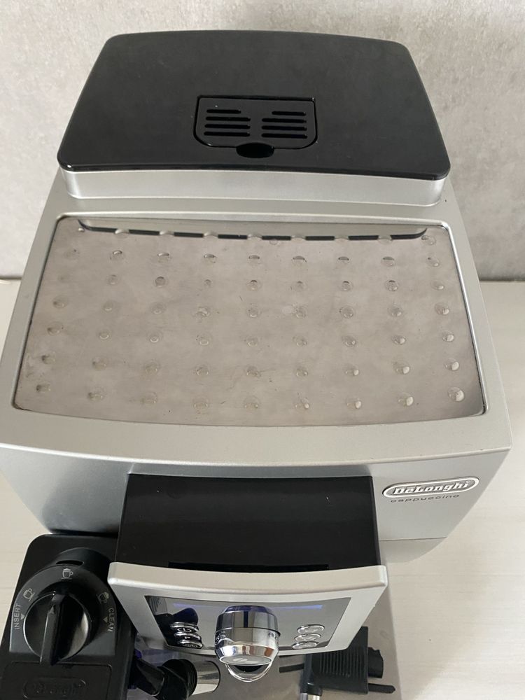 Кавомашина DeLonghi Cappuccino Intensa ECAM 23.466/23.450 є Вибір