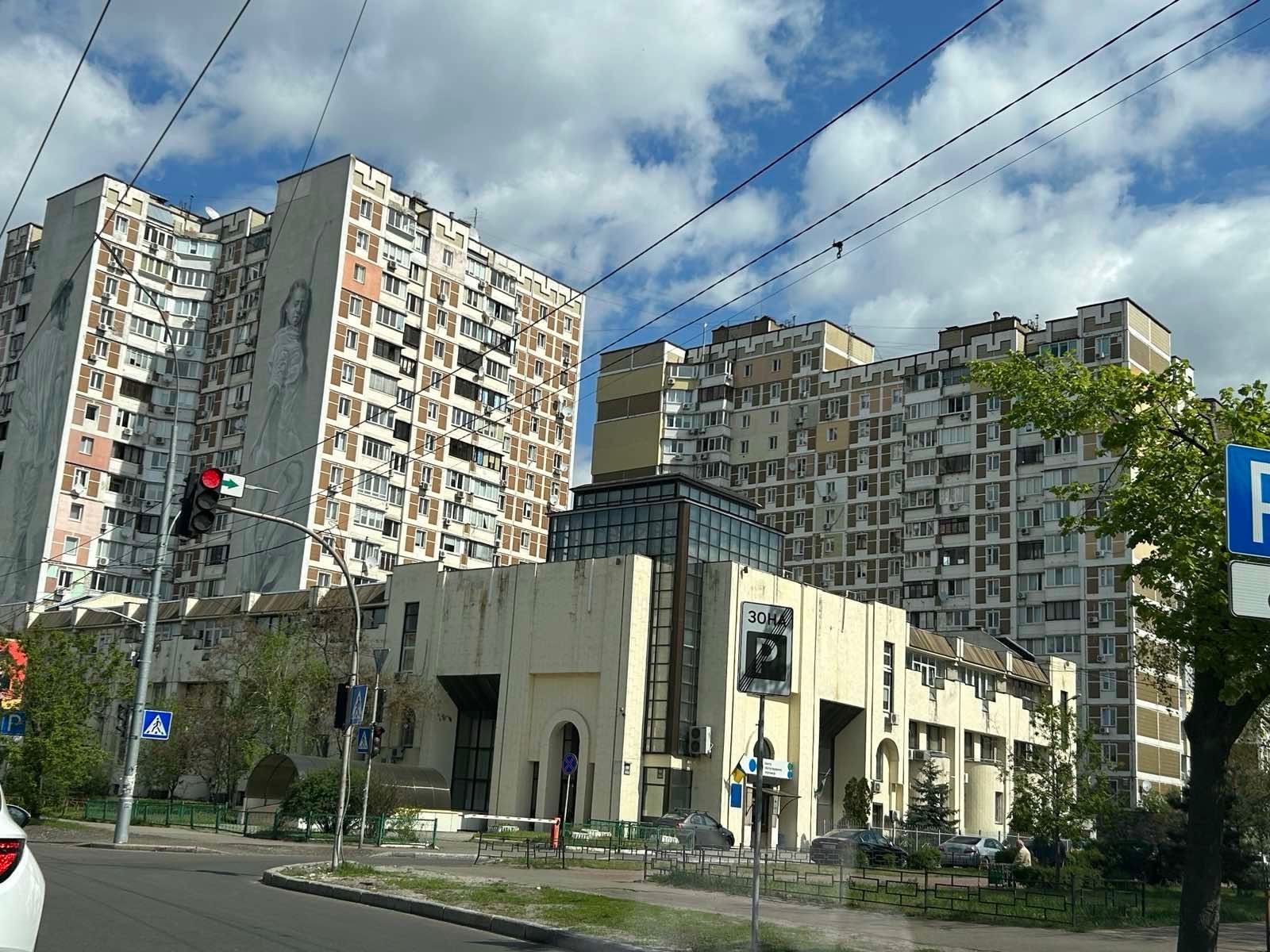 М.Київ Оболонь, вул. Прирічна, 37