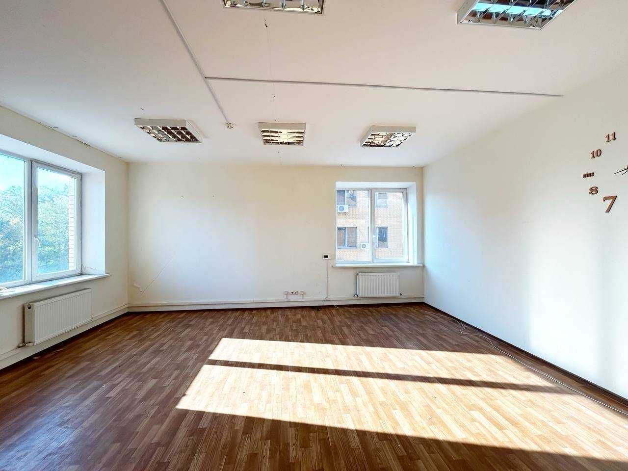 Сдам приміщення, офіс 64,5 м кв на вул. Стартова, біля Тополь 3.