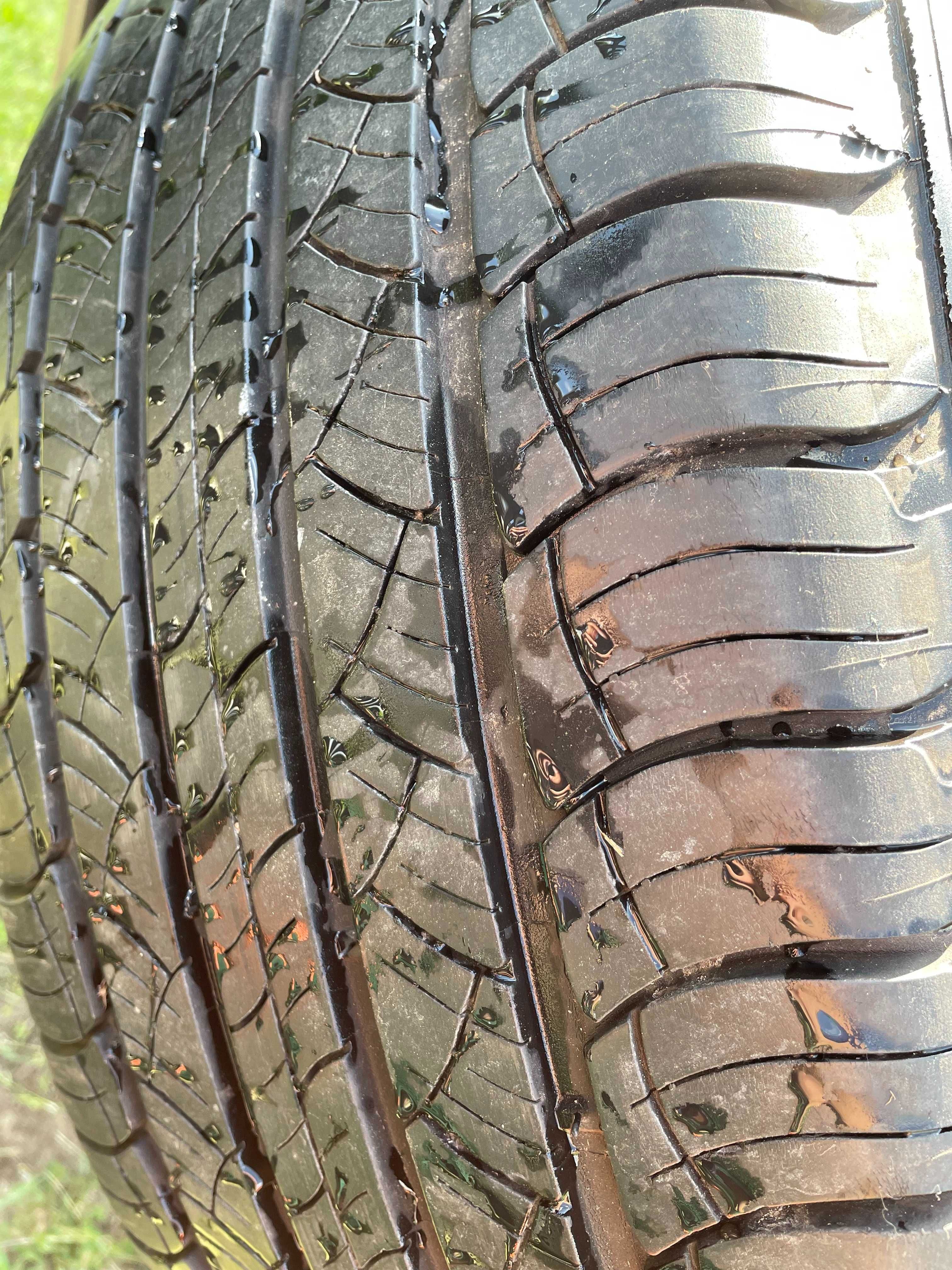 2 szt. opon letnich 235/60R18 Michelin