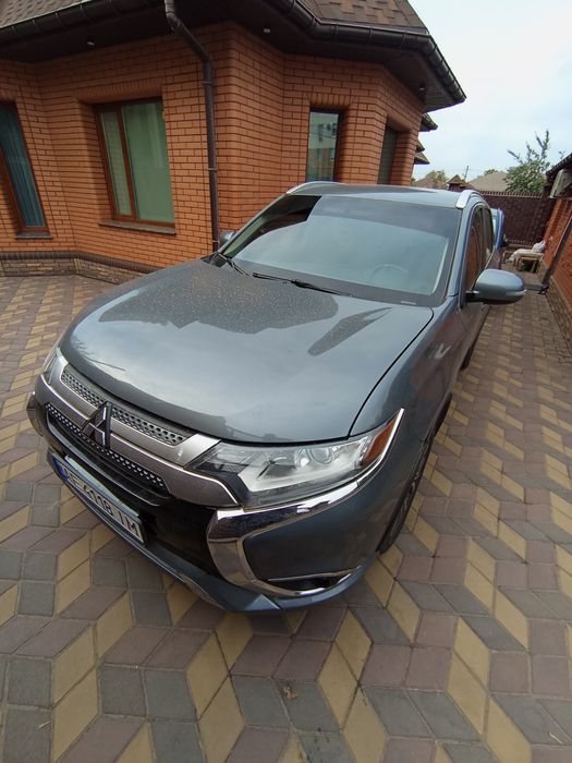 Продам mitsubishi outlander 3 2017 2.4 AWD