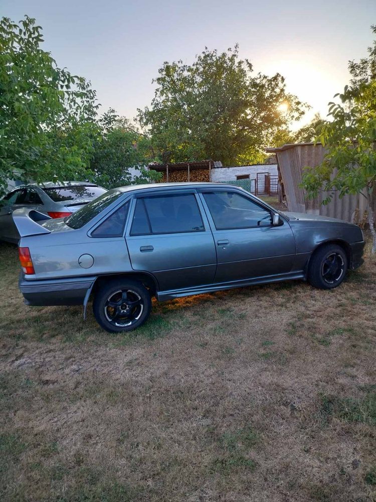 Opel kadet , опель кадет , 1.4 відмінний стан!