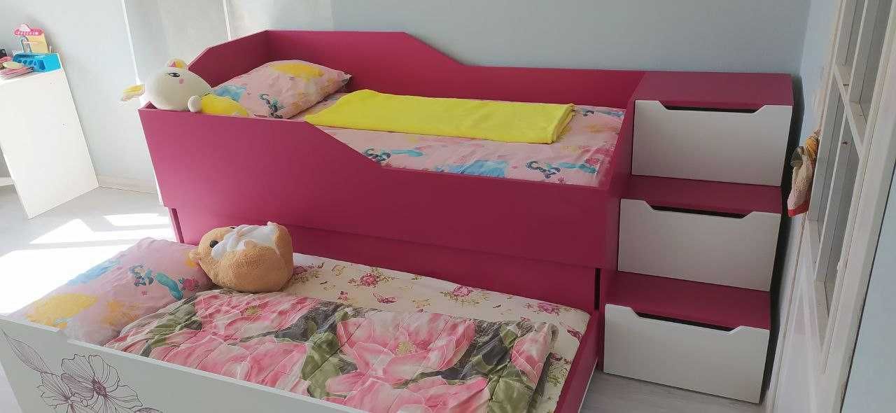 Ліжко дитяче двохярусне з ортопедичними матрацами