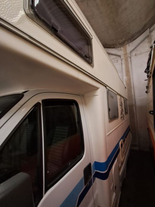 Autocaravana em bom estado, pronta a andar