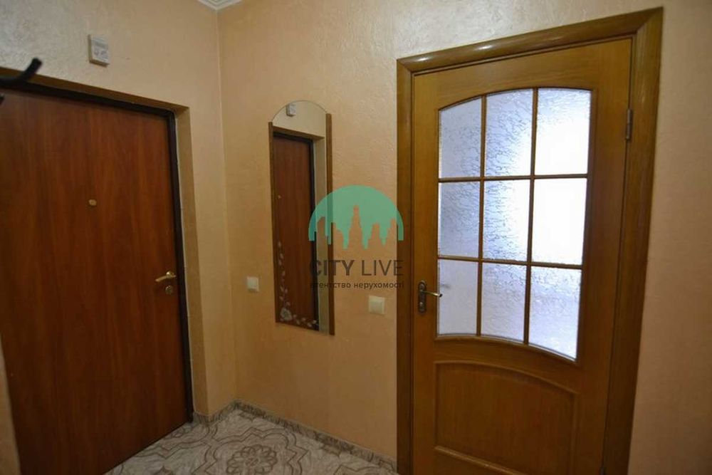 Продається 1-кімнатна квартира з ремонтом біля ТЦ Арсен (63)